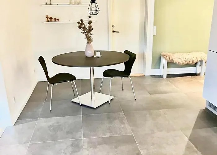 Apartament 80kvm Taet Pa Centrum & *